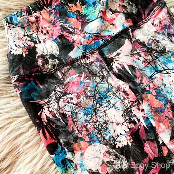 Evolution and Creation | Skull Floral Geometric Crop / Capri Leggings - Picture 3 of 5